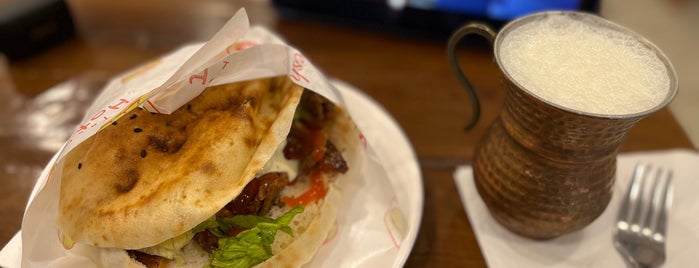 Donergy 'Turkish Kebab' is one of Singapur Türk Rest..