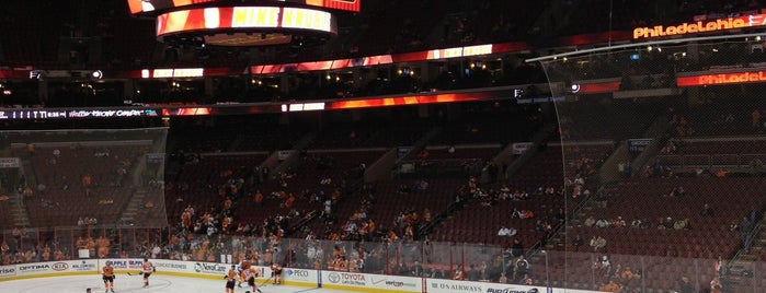 Wells Fargo Center is one of Zoe’s Liked Places.