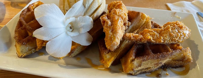 The Churro Waffle is one of Stacyさんの保存済みスポット.
