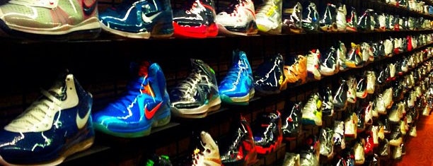 Databasen Kvarter ild The 15 Best Places for Sneakers in New York City