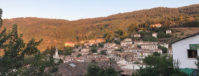 Gülgün Abla'nın Yeri is one of Orte, die Alper gefallen.