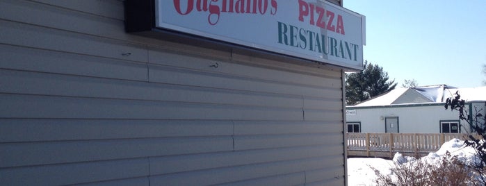 Gagliano's Pizza is one of สถานที่ที่บันทึกไว้ของ Lizzie.