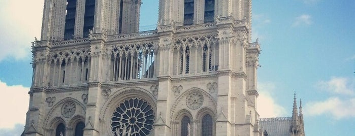 มหาวิหารน็อทร์-ดามแห่งปารีส is one of Lua de Mel em Paris.