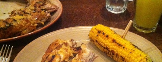 Nando's is one of hello_emilyさんのお気に入りスポット.