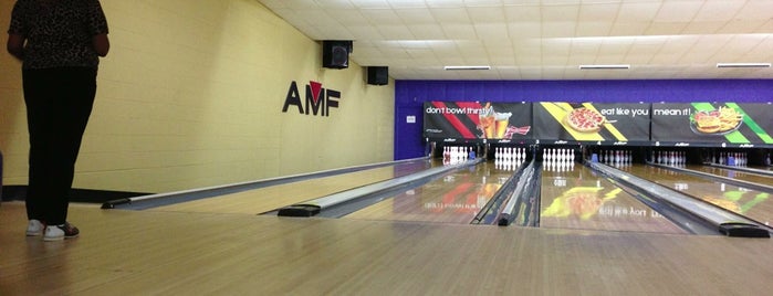 AMF Westview Lanes is one of Lugares favoritos de Mike.