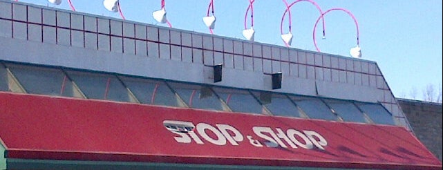 Stop & Shop is one of Mario 님이 좋아한 장소.