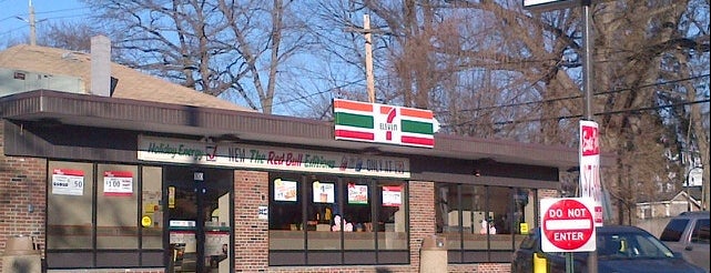 7-Eleven is one of Posti che sono piaciuti a Linda.