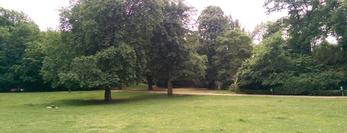 Heinrich-Lassen-Park is one of สถานที่ที่ Arma ถูกใจ.