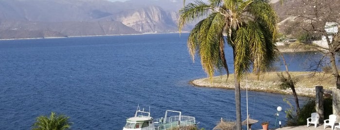 Hotel Del Dique is one of Pablo'nun Beğendiği Mekanlar.