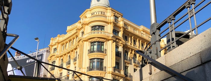 Hotel Sardinero is one of Locais curtidos por Ethan.