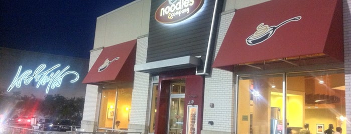 Noodles & Company is one of Lieux qui ont plu à Ninah.