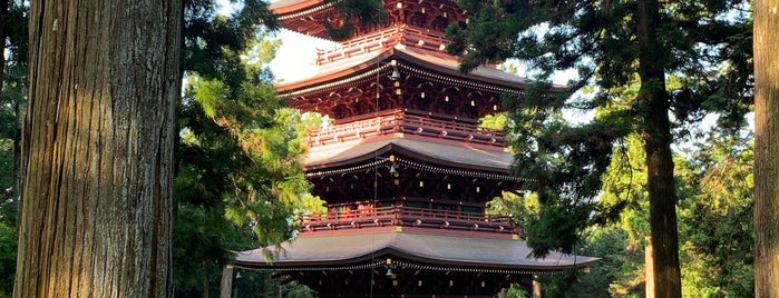 大石寺五重塔 is one of 日本の五重塔（国宝と重文）.