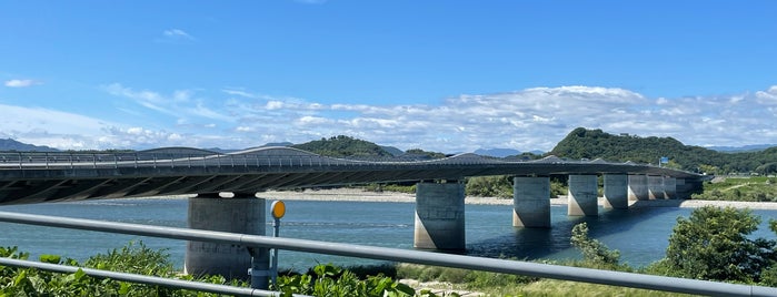 各務原大橋 is one of 土木学会田中賞受賞橋.