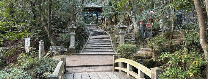 Mitaki Temple is one of Tempat yang Disukai Jase.