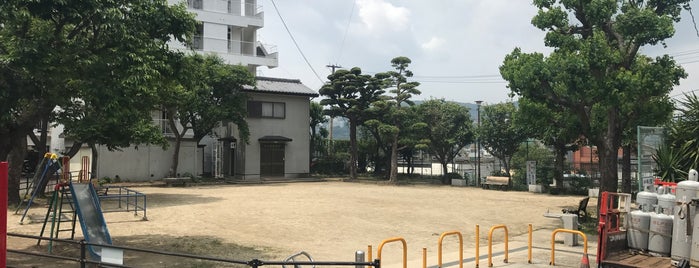 中小島公園 is one of 長崎市の史跡.