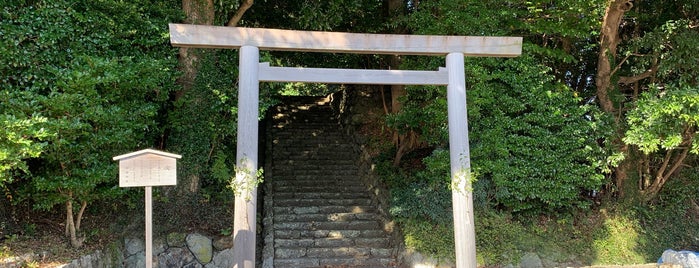 佐美長神社 is one of 神社.