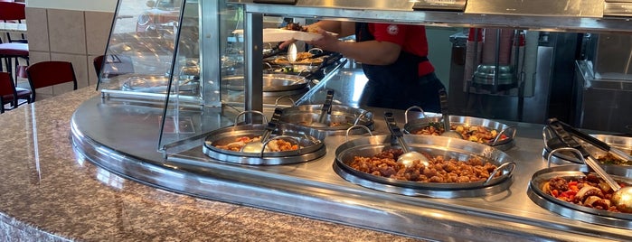 Panda Express is one of สถานที่ที่ ArB ถูกใจ.