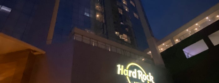 Hard Rock Hotel is one of Locais curtidos por Fernando.