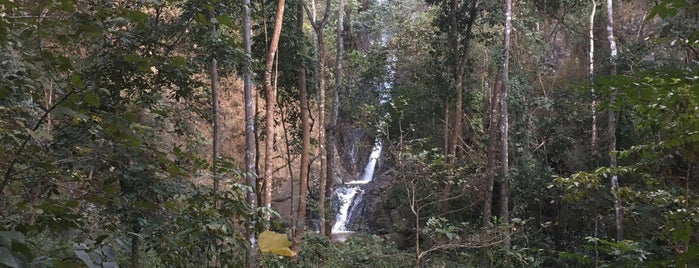 Mae Yen Waterfall is one of ปาย.