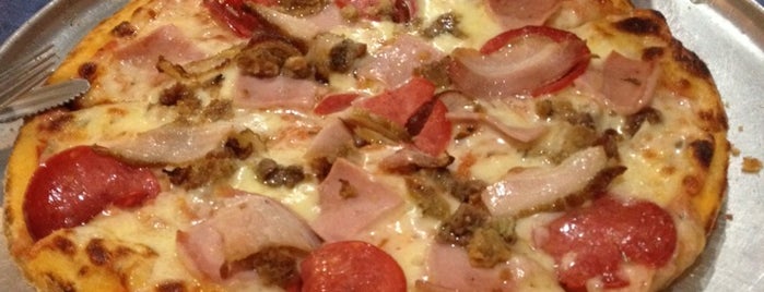 Presto Pizza is one of Locais curtidos por m.