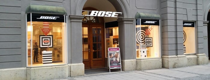 Bose Store München is one of สถานที่ที่ Peter ถูกใจ.
