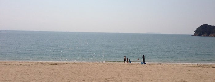 Kenmin No Hama Beach is one of 日本の渚百選.
