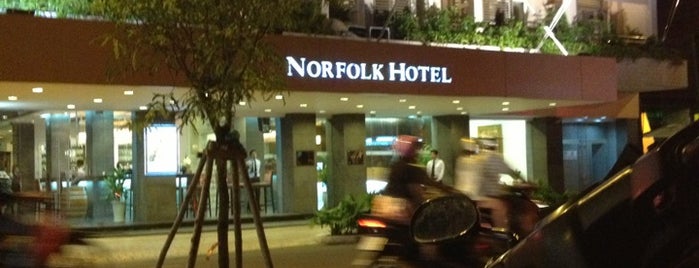 Norfolk Hotel is one of Tempat yang Disukai Mazran.