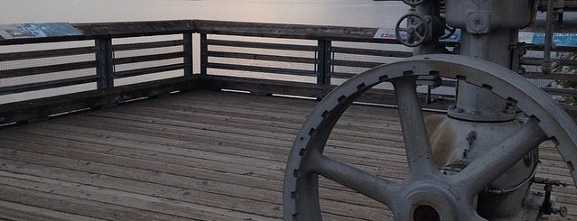 Steveston Boardwalk Pier is one of Lugares favoritos de Moe.