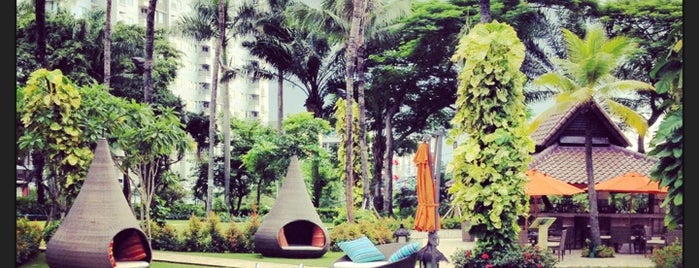 Shangri-La Hotel, Jakarta is one of Posti che sono piaciuti a Fadlul.