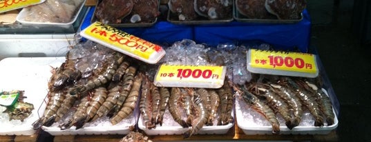Hatchanohe Fish Market is one of Locais curtidos por Gianni.