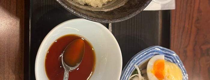 とんかつ政ちゃん 沼垂本店 is one of Yongsuk: сохраненные места.