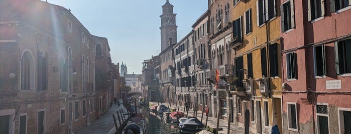 Ponte Dei Pugni is one of Venice.