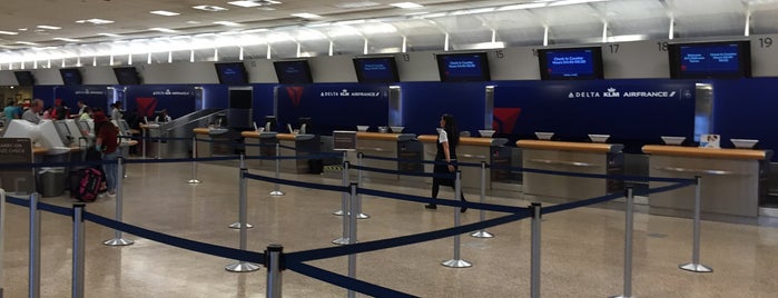 Salt Lake City International Airport (SLC) is one of Orte, die Dave gefallen.