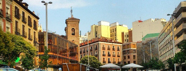 Plaza de la Luna is one of Madrid - Sitios que ver.