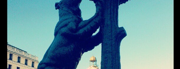 Estatua del Oso y el Madroño is one of Madrid, baby!.