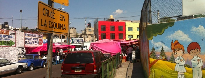 Tianguis Calz De Las Bombas is one of Posti che sono piaciuti a Luis.