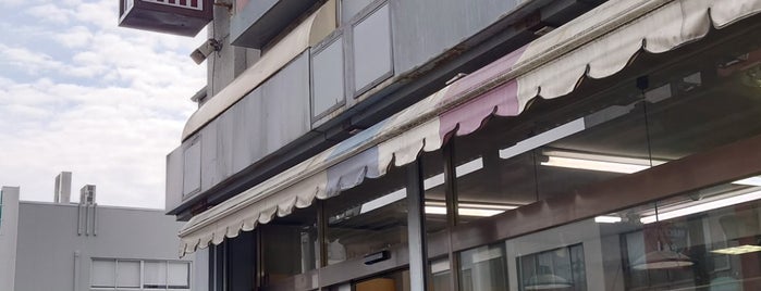 銘菓の店マツキ is one of お気に入り店舗.