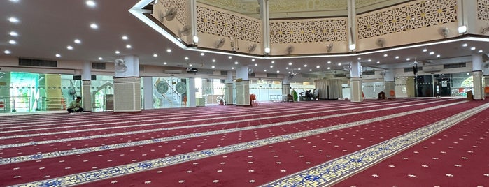 Masjid Saidina Umar Al-Khattab is one of masjid.