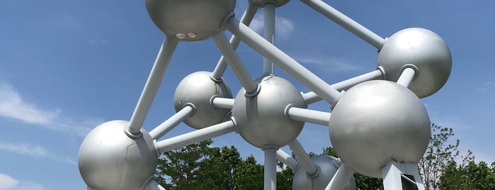Atomium Parque Europa is one of สถานที่ที่ Angel ถูกใจ.