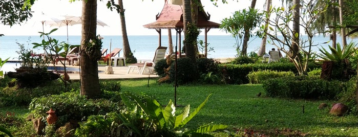 Lipa Lodge Resort is one of koh samui.
