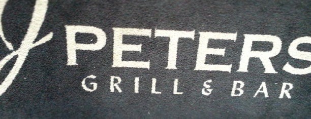 J Peters Grill & Bar is one of Lugares favoritos de Rhea.