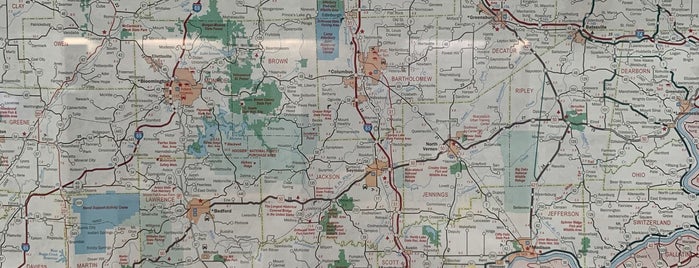 Henryville Rest Area Northbound is one of Locais curtidos por Ben.