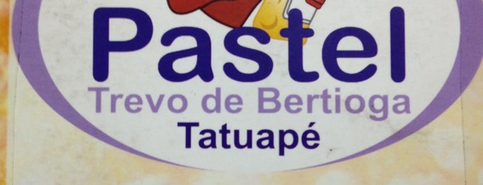 Pastel Trevo de Bertioga is one of Tempat yang Disukai Carla.