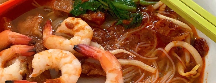 Yung Lai Siang Curry Noodles And Curry Puff 永来香茶餐店 is one of Cravings .
