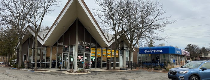 Bell's Greek Pizza is one of Must-visit Pizza Places in East Lansing.
