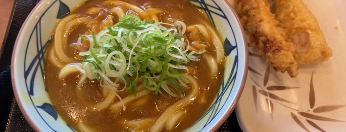 丸亀製麺 is one of おんちゃんさんのお気に入りスポット.
