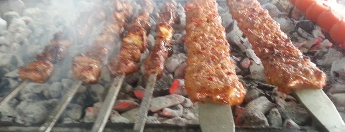 İbiş'in yeri Balık Resturantı - Tuzla sahili is one of Posti che sono piaciuti a Volkan.