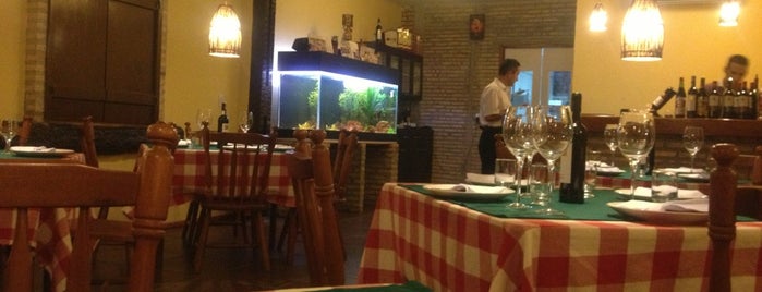 La Vecchia Taverna is one of João'nun Beğendiği Mekanlar.
