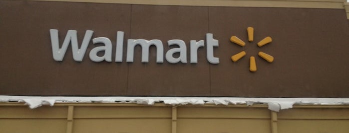 Walmart Supercenter is one of Posti che sono piaciuti a Thomas.