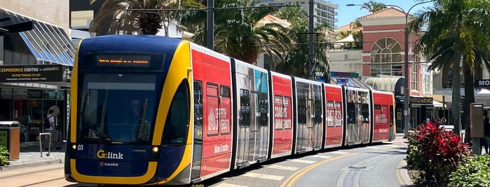 Cavill Avenue Station is one of Locais curtidos por Jefferson.